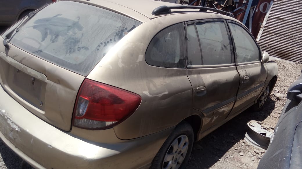  Kia RIO 2004    EN DESARME
